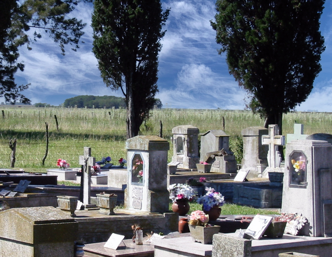 2 Cementerio de Castilla Chacabuco Pcia Bs.As. Argentina 1 2003